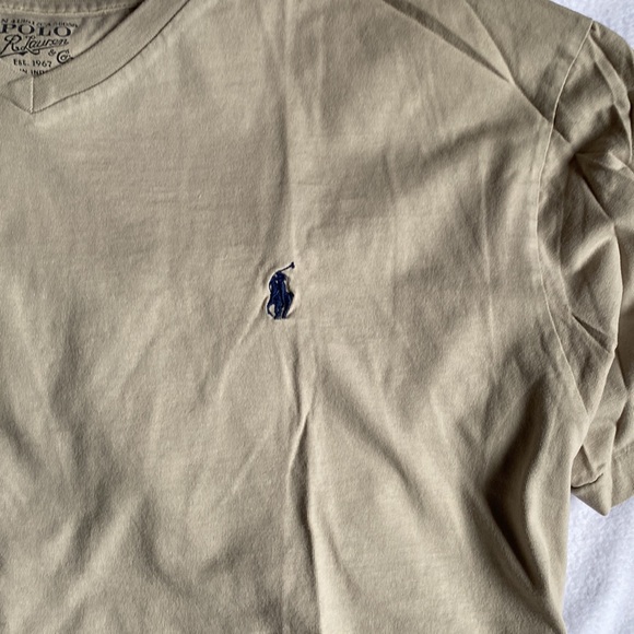 Polo by Ralph Lauren Vneck - Picture 2 of 3